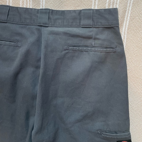 Dickies Men's charcoal sz34 work shorts "Loose Fit" - Picture 7 of 8